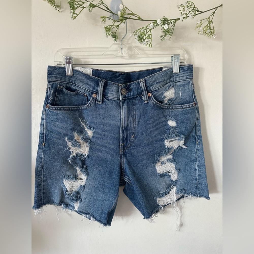 (B34)H&M | Distressed Regular Fit Short